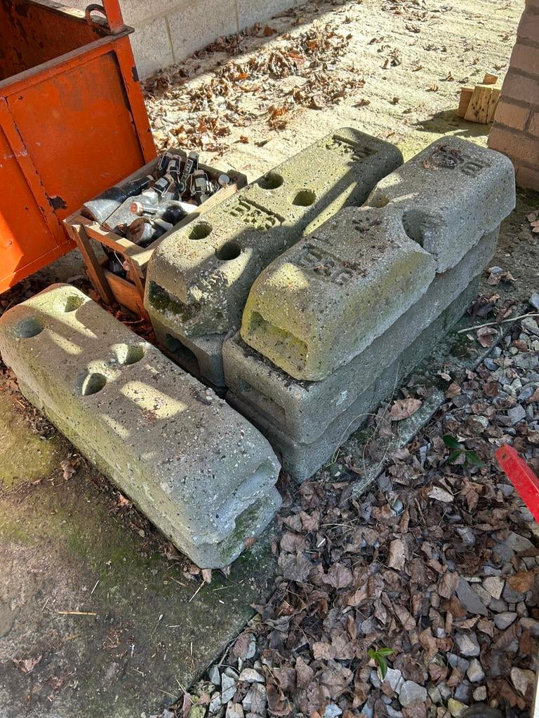 Lot 8 pieds barrières Heras béton pied, Bricolage & Construction, Enlèvement