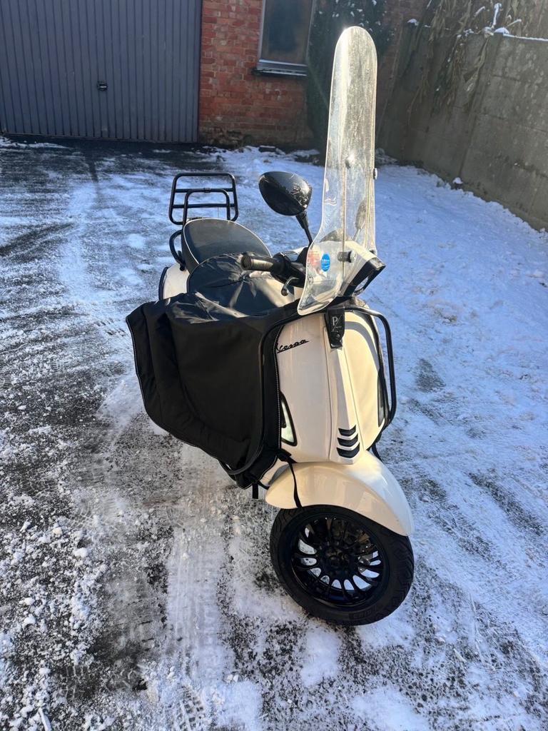 Vespa sprint 2019, Fietsen en Brommers, Snorfietsen en Snorscooters, Ophalen, Zo goed als nieuw, Vespa