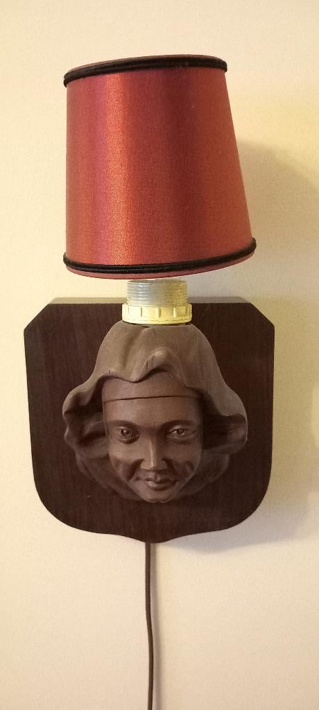 Lampe murale avec tête humaine sculptée en bois, Maison & Meubles, Lampes | Appliques, Comme neuf, Bois, Enlèvement