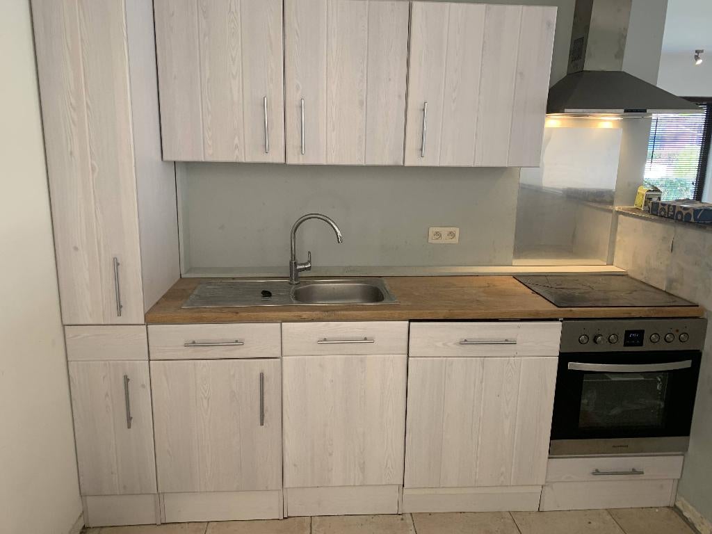 Keuken, reeds gedemonteerd, Huis en Inrichting, Ophalen, Wit, Enkelwandige keuken, Zo goed als nieuw