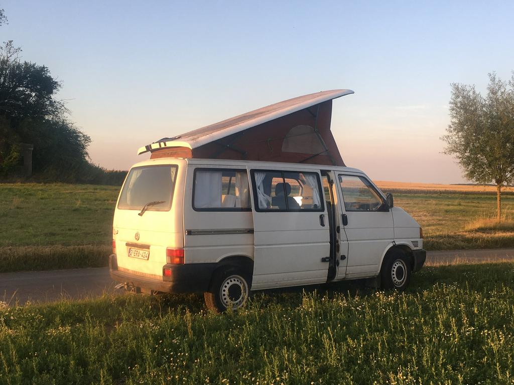 VW T4 1998 camper (toit westfalia california), Caravanes & Camping, Jusqu'à 4, Réservoir d'eau propre, Autres marques, 5 à 6 mètres