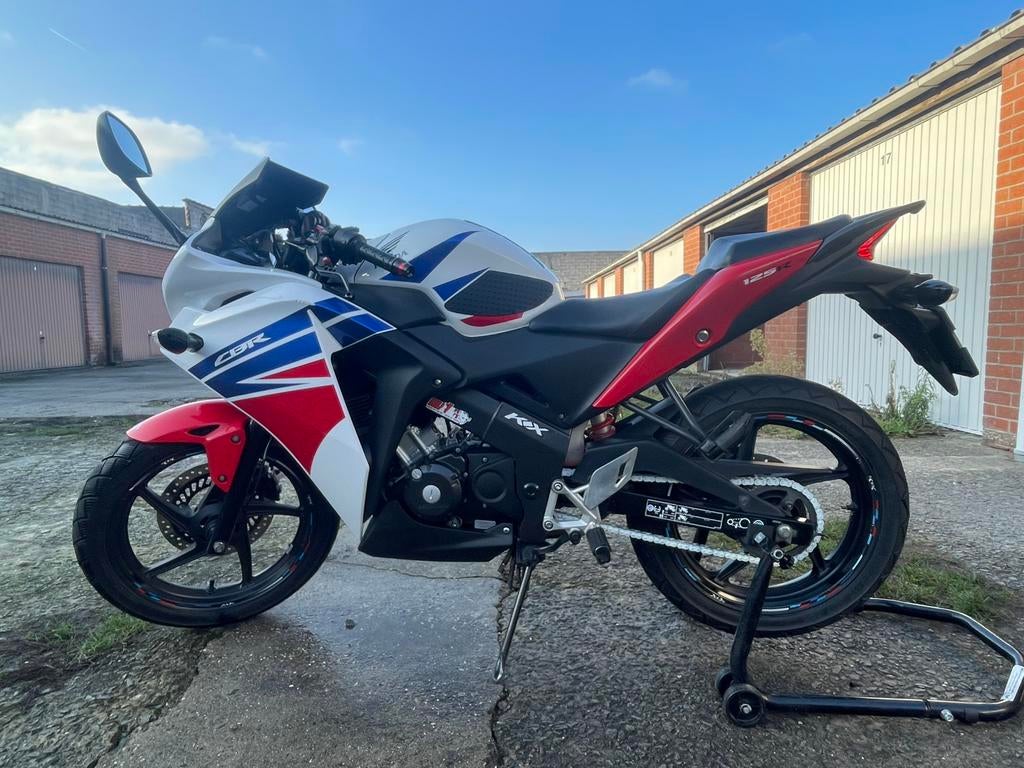 Honda CBR125 R, Jusqu'à 11 kW, 1 cylindre, Échappement sport, Permis Moto A1 minimum