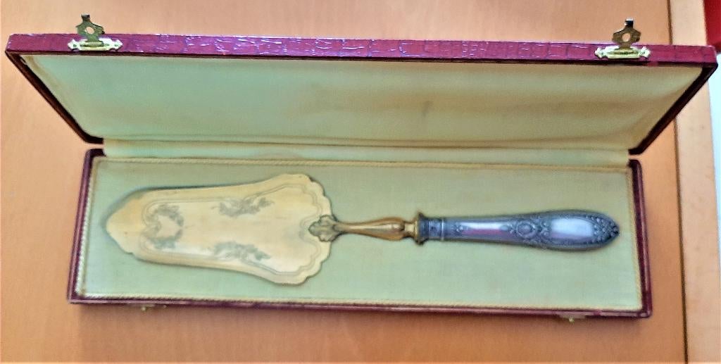 Te koop: Prachtige oude uitgewerkte taartenschep in doos., Antiek en Kunst, Ophalen