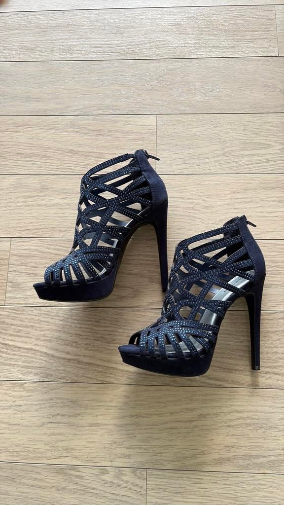 Escarpins hauts en strass élégants Taille 36, Vêtements | Femmes, Chaussures, Comme neuf, Chaussures à haut talons, Bleu, Enlèvement ou Envoi