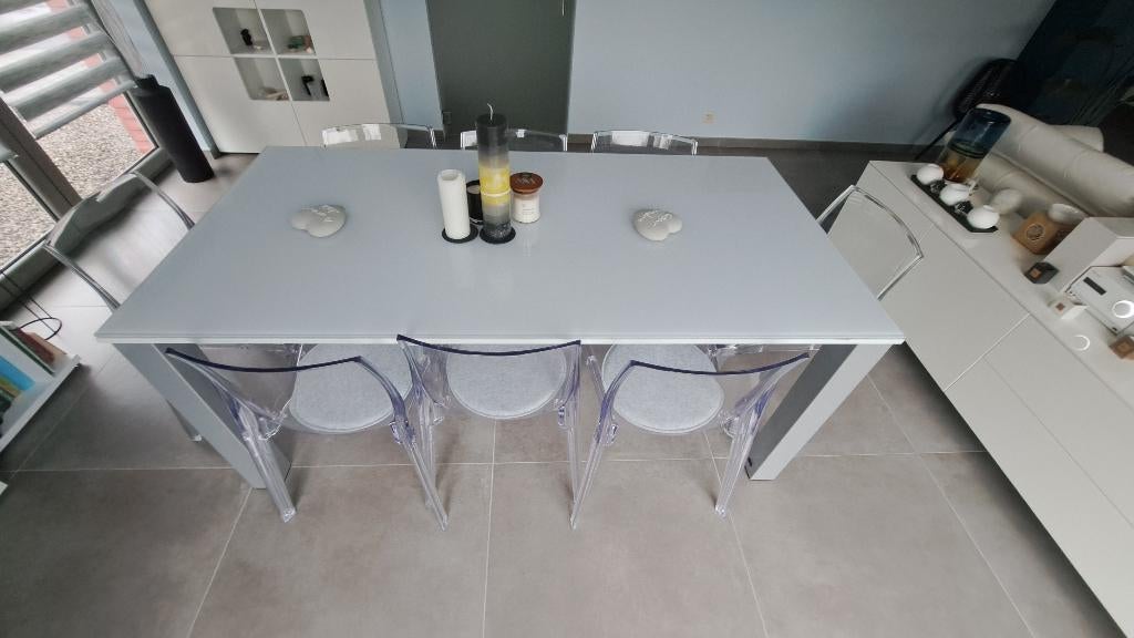 8 Chaises type Kartell, Ophalen