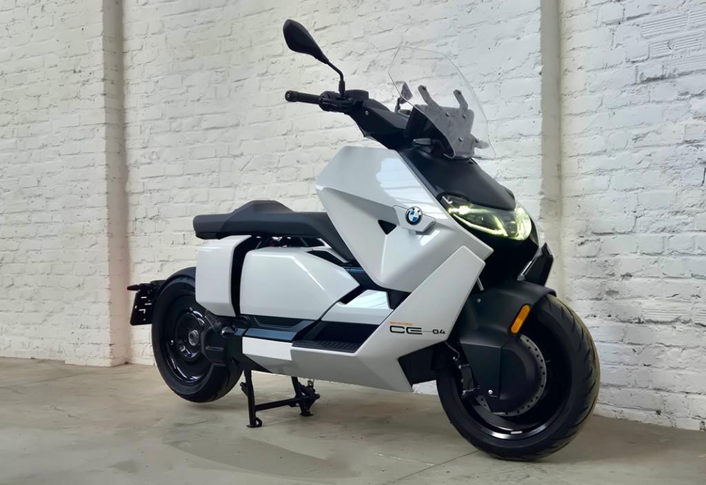 BMW CE 04 — Électrique — BTW Moto — 700 KM @motomobilia, Motos, Scooter, Entreprise, Permis Moto A2 minimum, Poignées chauffantes