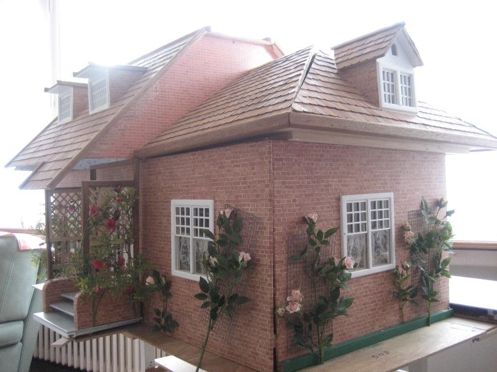 volledig demonteerbaar poppenhuis, Ophalen, Poppenhuis