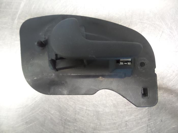 Portiergreep 2Deurs links van een Opel Corsa (Corsa C 00-), Auto-onderdelen, Gebruikt, -, -, Opel