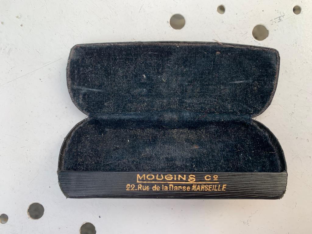 Mougins Co boîtier à lunettes noir ancien vintage, Collections, Envoi, Utilisé