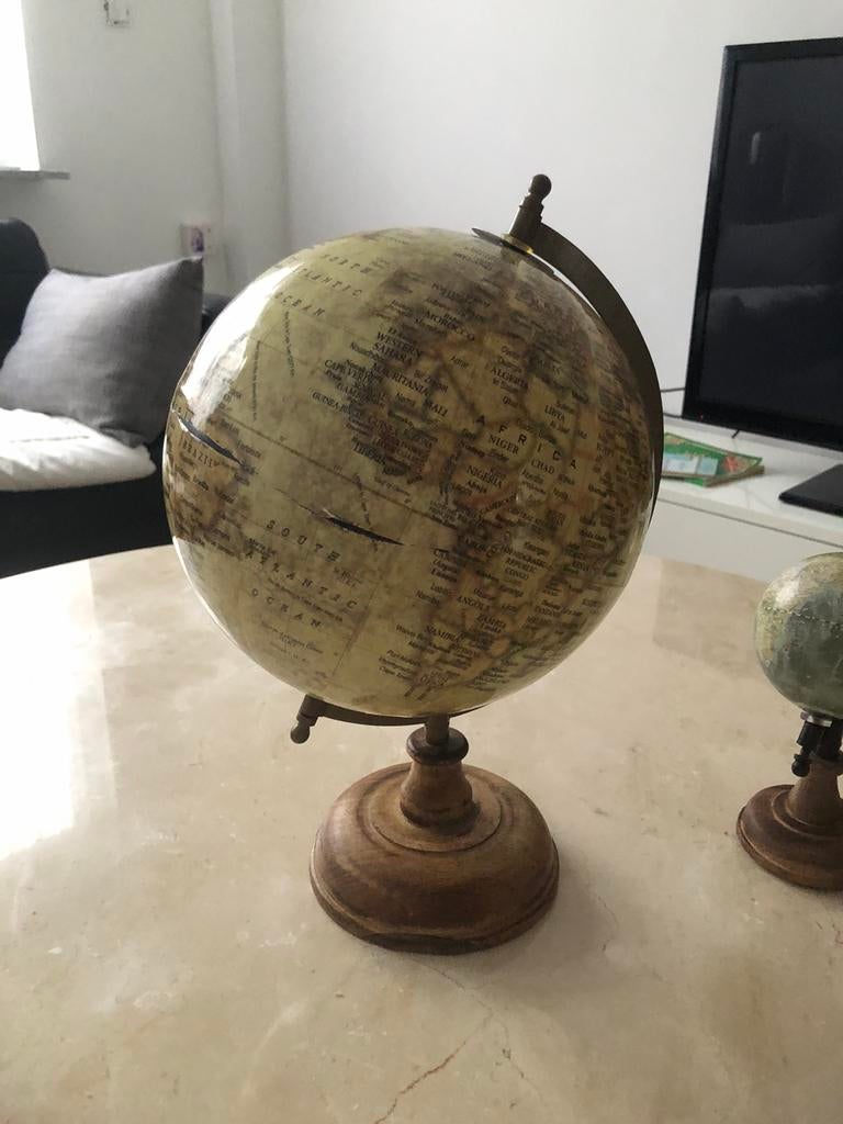 Wereldbollen, Enlèvement