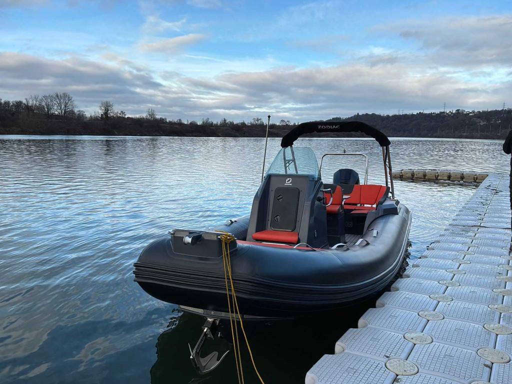 2023 Zodiac Medline 6.80 Console & Vissersboten, Watersport en Boten, Gebruikt, Benzine