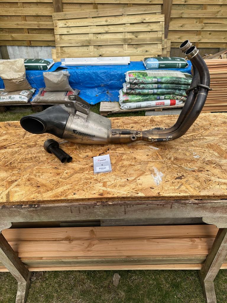 AKRAPOVIC TITAN YAMAHA MT07-TRACER 700 VOLLEDIG SYSTEEM, Motoren, Ophalen of Verzenden, Gebruikt