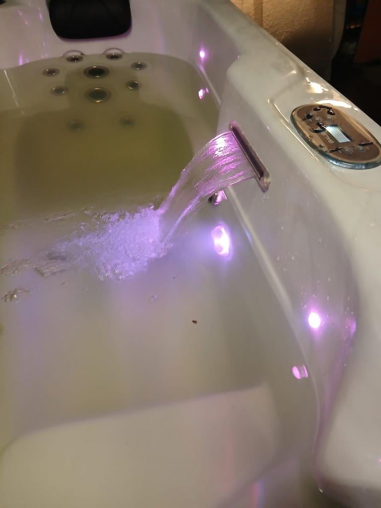 Jacuzzi 2x per week = 3 tot 5jaar langer leven, Ophalen of Verzenden