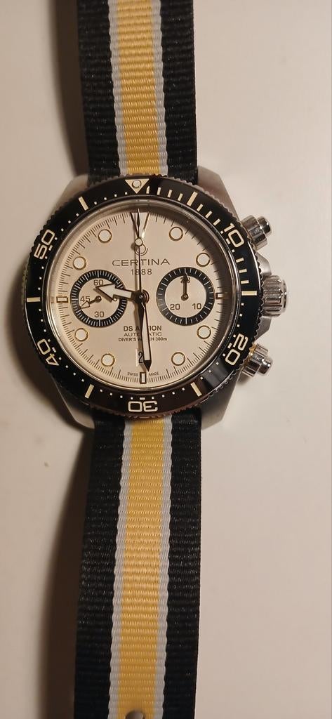 Montre certina août 2025, Ophalen