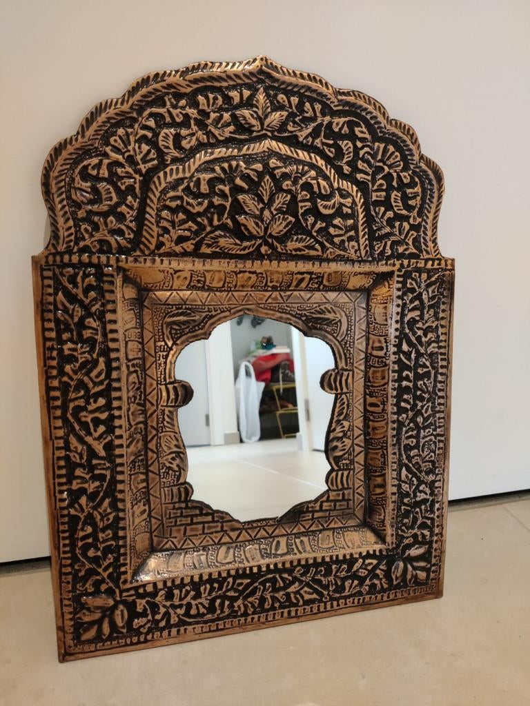 Prachtige Oosterse spiegel, Ophalen