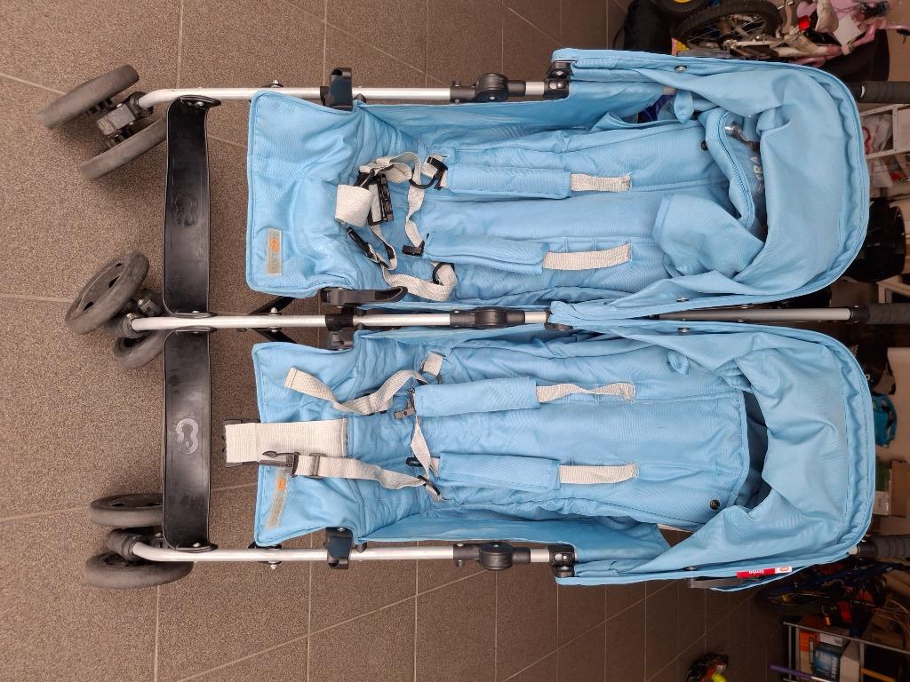 Tweelingbuggy koelstra incl 4 voetenzakken 30 euro, Kinderen en Baby's, Buggy's, Gebruikt, Koelstra, Duomodel, Regenhoes, Verstelbare rugleuning