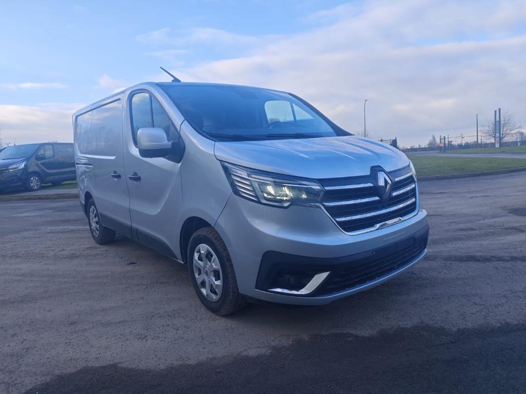 Location de fourgonnette Renault Trafic LT, Autos, Argent ou Gris, Achat, Euro 6, Noir