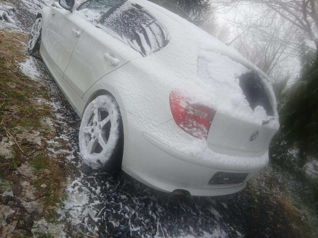 Bmw série 1 model 118d e87 lci 2011 en pièces détachées, Enlèvement, BMW