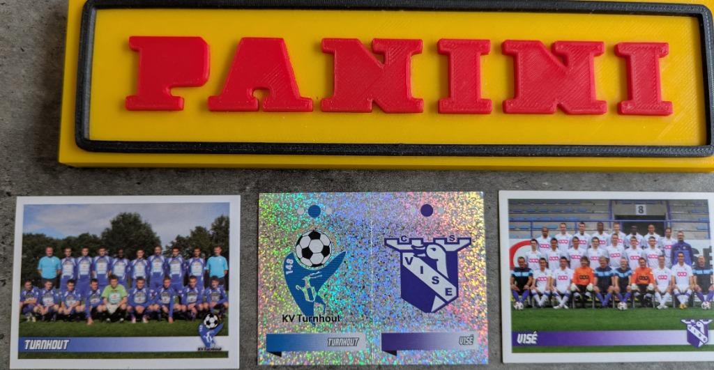 PANINI FOOTBALL 2011  478/480 TURNHOUT/VISE 2x autocollants, Envoi, Neuf
