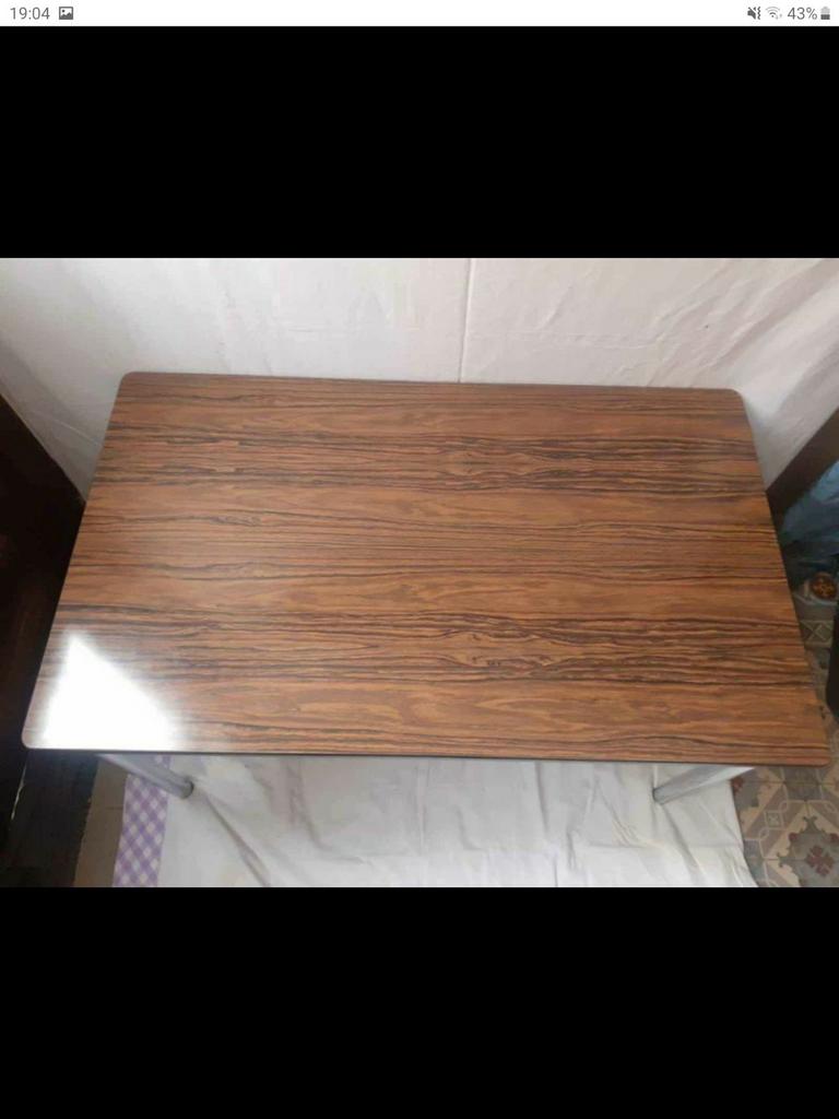 Table formica ttres bon état, Maison & Meubles, Enlèvement ou Envoi, Comme neuf