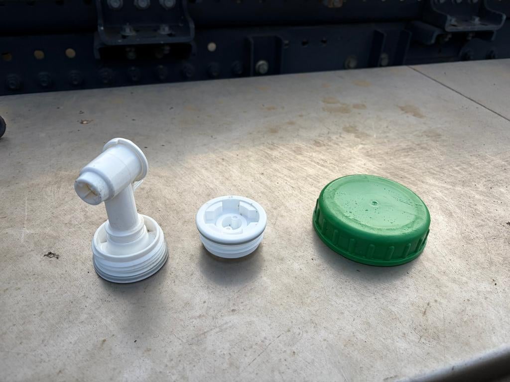 kunststof doppen en kraantje, Enlèvement, Synthétique