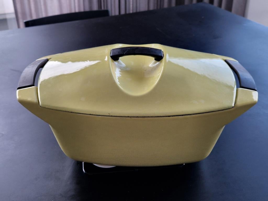 Le creuset raymond loewy 45, Huis en Inrichting, Ophalen of Verzenden, Gebruikt, Gietijzer, Keramische plaat