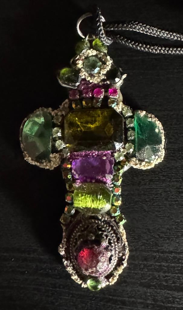 Oude sieraden: kruisvormige hanger - 1920, Handtassen en Accessoires, Antieke sieraden, Ophalen of Verzenden, Overige materialen