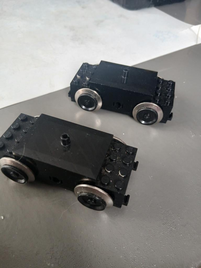 2 lego 9v trein motor, Hobby en Vrije tijd, Elektronica-componenten, Ophalen of Verzenden