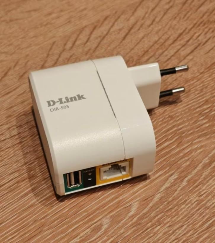 Mobiele wifi router / wifi repeater / mobiele cloud share, Computers en Software, Routers en Modems, Zo goed als nieuw, Router