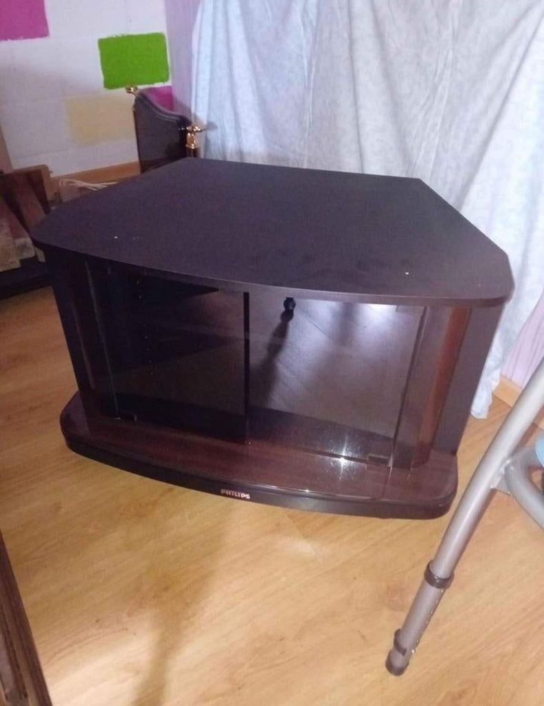 Tv kast met glazen deuren Phillips, Huis en Inrichting, Ophalen