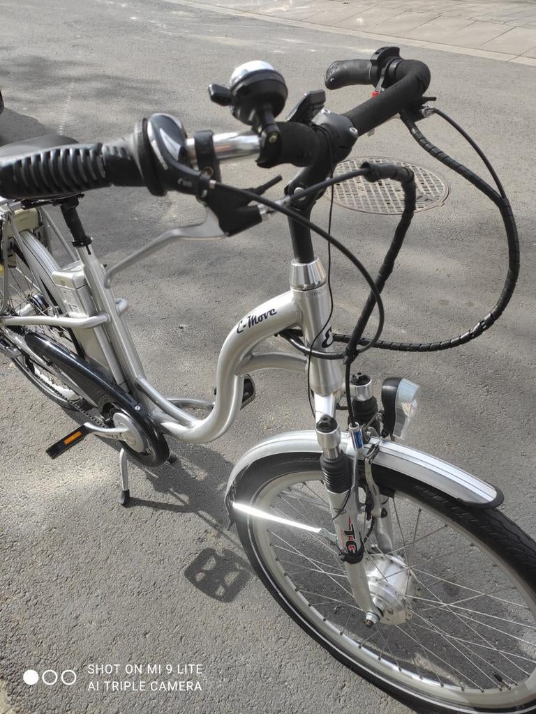 Elektrische fiets, Ophalen, Zo goed als nieuw, 50 km per accu of meer