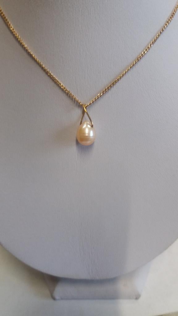 18K geelgouden hanger met roze peercultuurparel, Ophalen of Verzenden, Nieuw, Geel, Goud