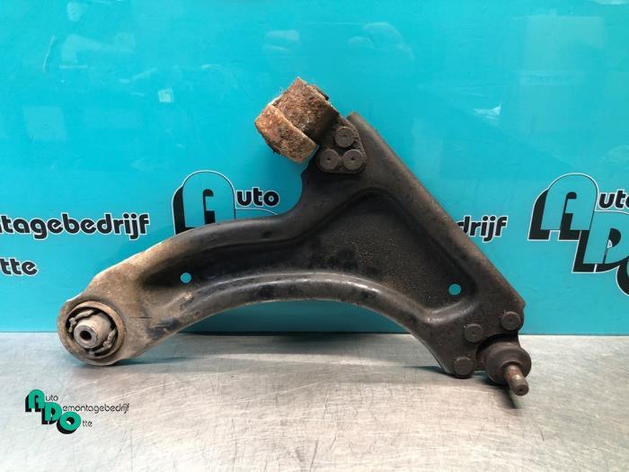 Draagarm rechts-voor van een Opel Corsa (Corsa C 00-), Auto-onderdelen, Gebruikt, -, -, Opel