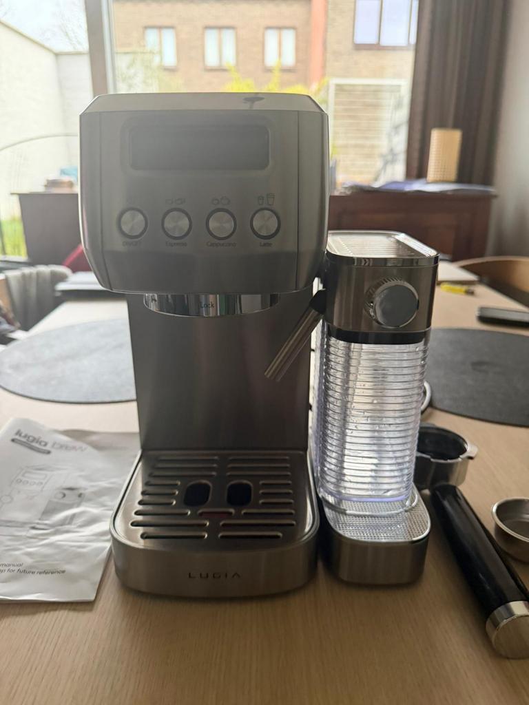 Nieuwe koffiemachine, Elektronische apparatuur, Koffiezetapparaten, Ophalen, Gemalen koffie, Afneembaar waterreservoir, Koffiemachine