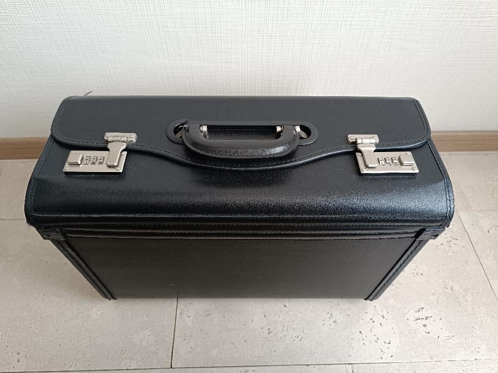 Pilotenkoffer, Ophalen, 40 tot 60 cm, 20 tot 30 cm, Zwart