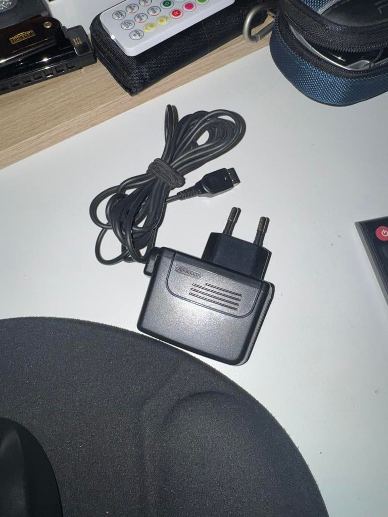 Game Boy Advance SP (Mario Edition) + Oplader en Spellen, Ophalen of Verzenden, Zo goed als nieuw, Game Boy Advance SP, Met games