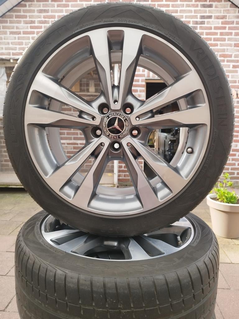 Pneus d'été 225/45/ZR18 avec jantes Mercedes W205 d'origine, Pneus et Jantes, 245 mm, Véhicule de tourisme, Pneus été