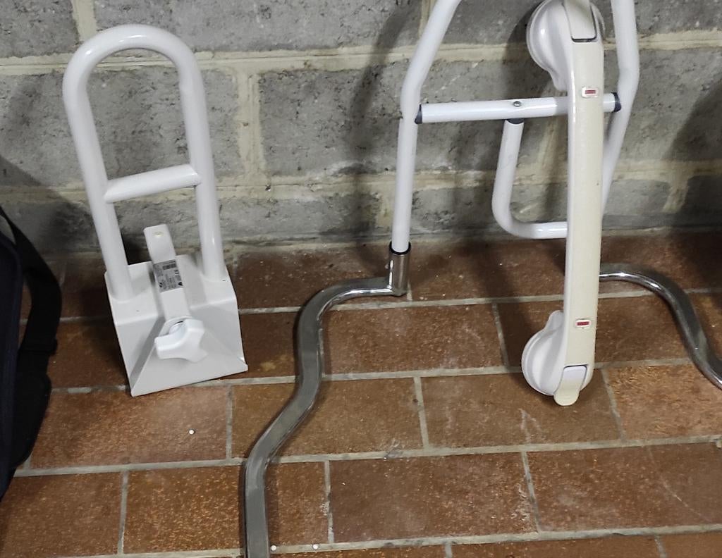 Lot accessoires pour aide à domicile., Ophalen