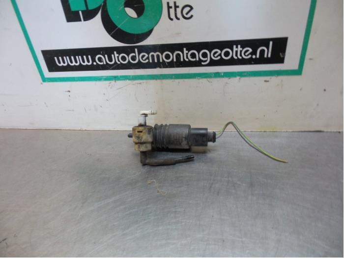 Ruitensproeierpomp voor van een Volkswagen Passat (Passat 01, Gebruikt, -, Volkswagen, -