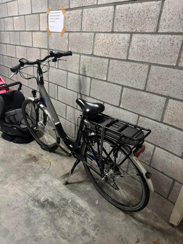 Elektrische fiets, Fietsen en Brommers, Ophalen, Zo goed als nieuw