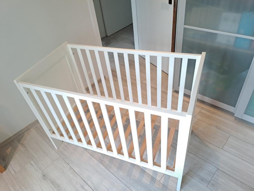 Lit bébé (ikea Sundvik), Enfants & Bébés, Enlèvement, Lit