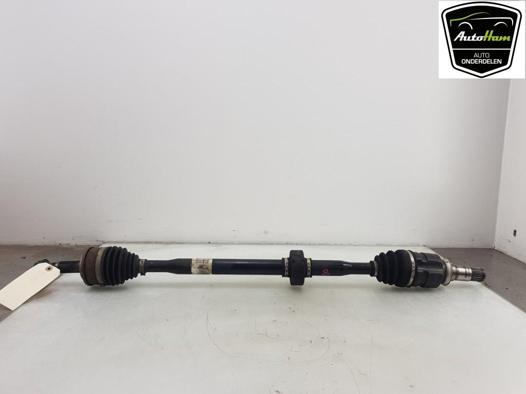 AANDRIJFAS RECHTS VOOR Toyota Auris (E18) (01-2012/03-2019), Gebruikt, Toyota