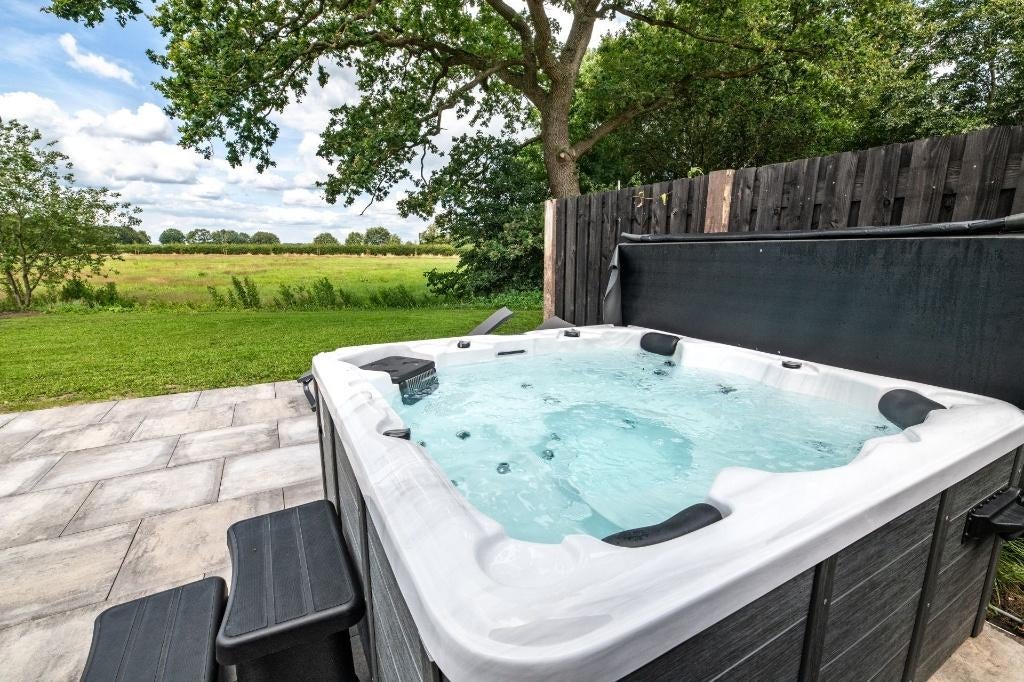 NOUVELLE baignoire spa Maxicuzzi Yayago, Envoi, Neuf