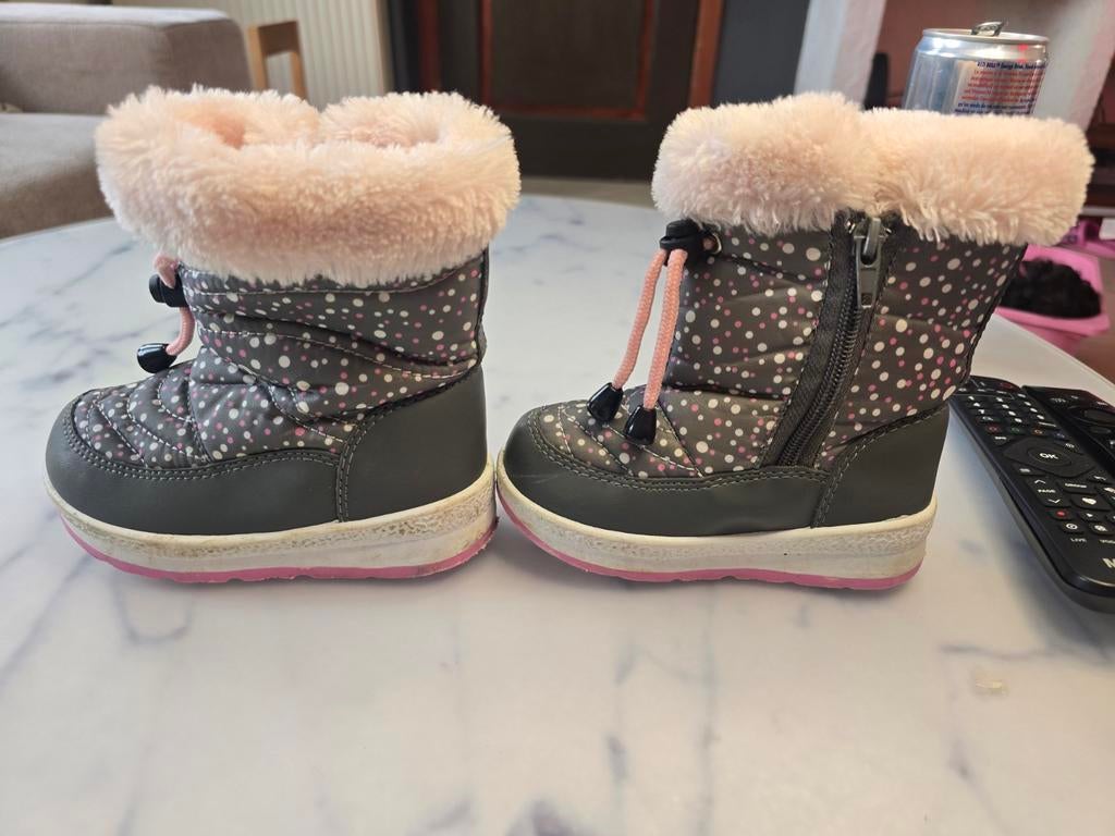 Bottines d’hiver fourrées à pois - Taille 25, Enfants & Bébés, Vêtements enfant | Chaussures & Chaussettes, Bottes, Enlèvement ou Envoi