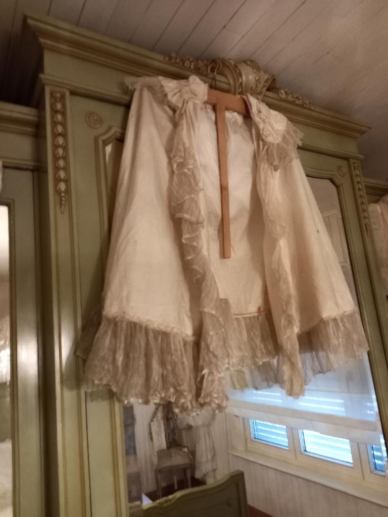 Antieke Zijden Cape creme ruches Bonnet capelet, Eind 1800, Antiek en Kunst, Ophalen of Verzenden