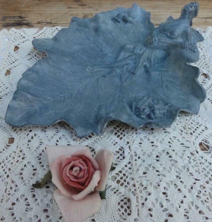 Art Nouveau vide poche, lelie blad, vrouw, mandoline, kikker, Antiquités & Art, Enlèvement ou Envoi