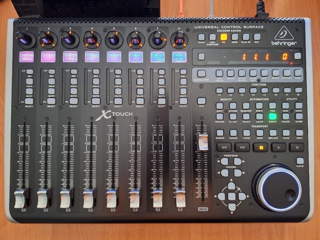 Behringer X-touch, Muziek en Instrumenten, Midi-apparatuur, Zo goed als nieuw, Ophalen