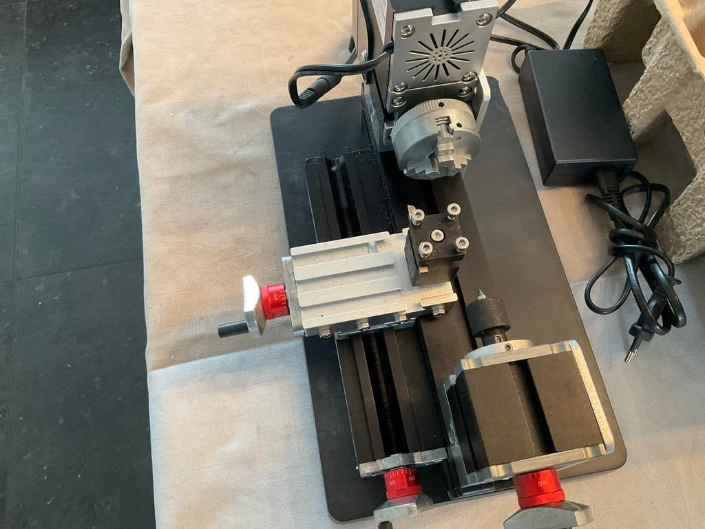 Kleine draaibank, Verzenden, Zo goed als nieuw