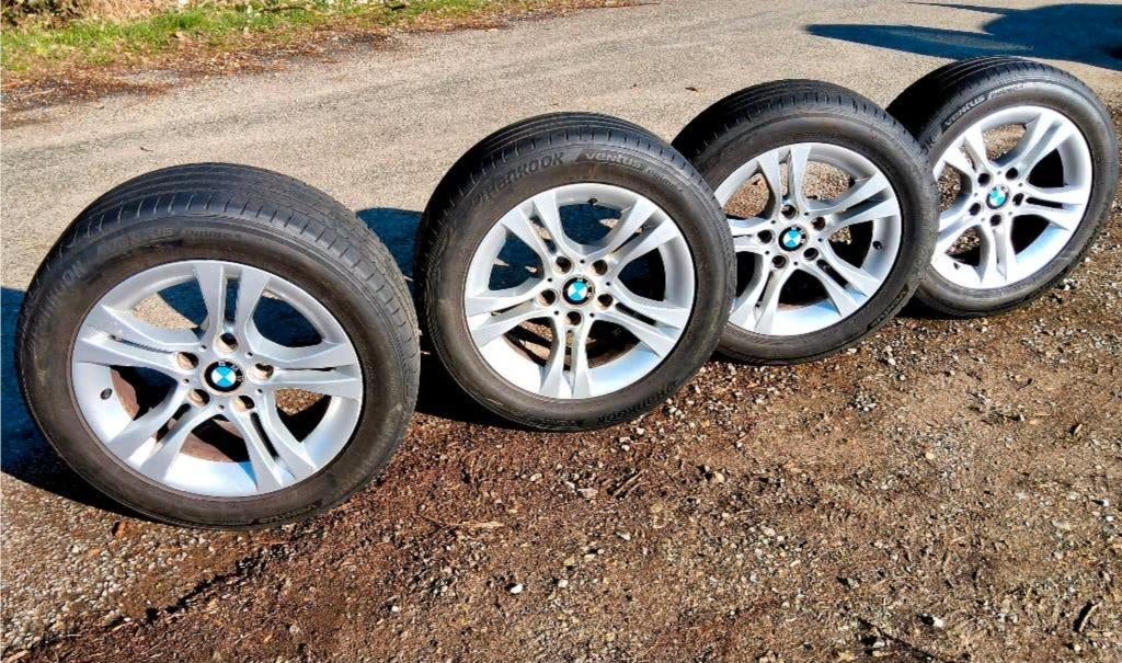 Jantes originales BMW avec des pneus été 205/55-16, Autos : Pièces & Accessoires, Pneus & Jantes, Pneus et Jantes, Pneus été, 16 pouces