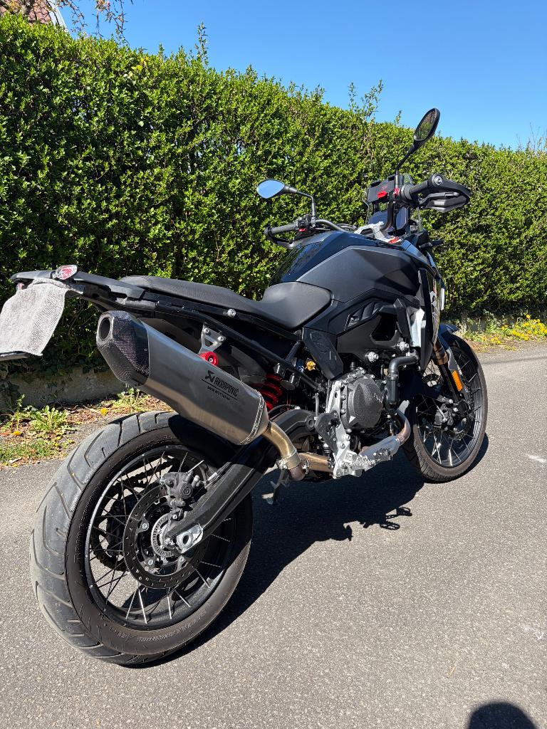 BMW F 900 GS 03/2025 1250 km, Motos, Poignées chauffantes, Plus de 35 kW, 2 cylindres, Particulier
